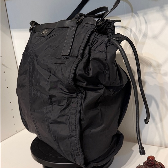 Stylish Burberry shoulder bag. Sleek black Perfect for any occasion main image 4